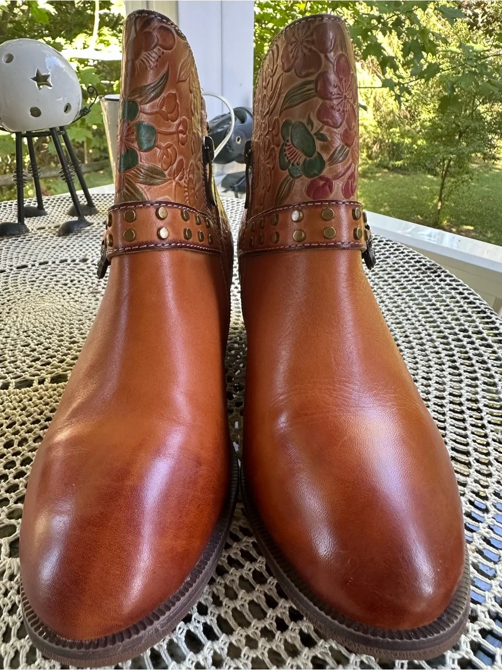 L'ARTISTE DAINTYLADY BOOTS EU 37 US 6 1/2-7. Color: Camel
